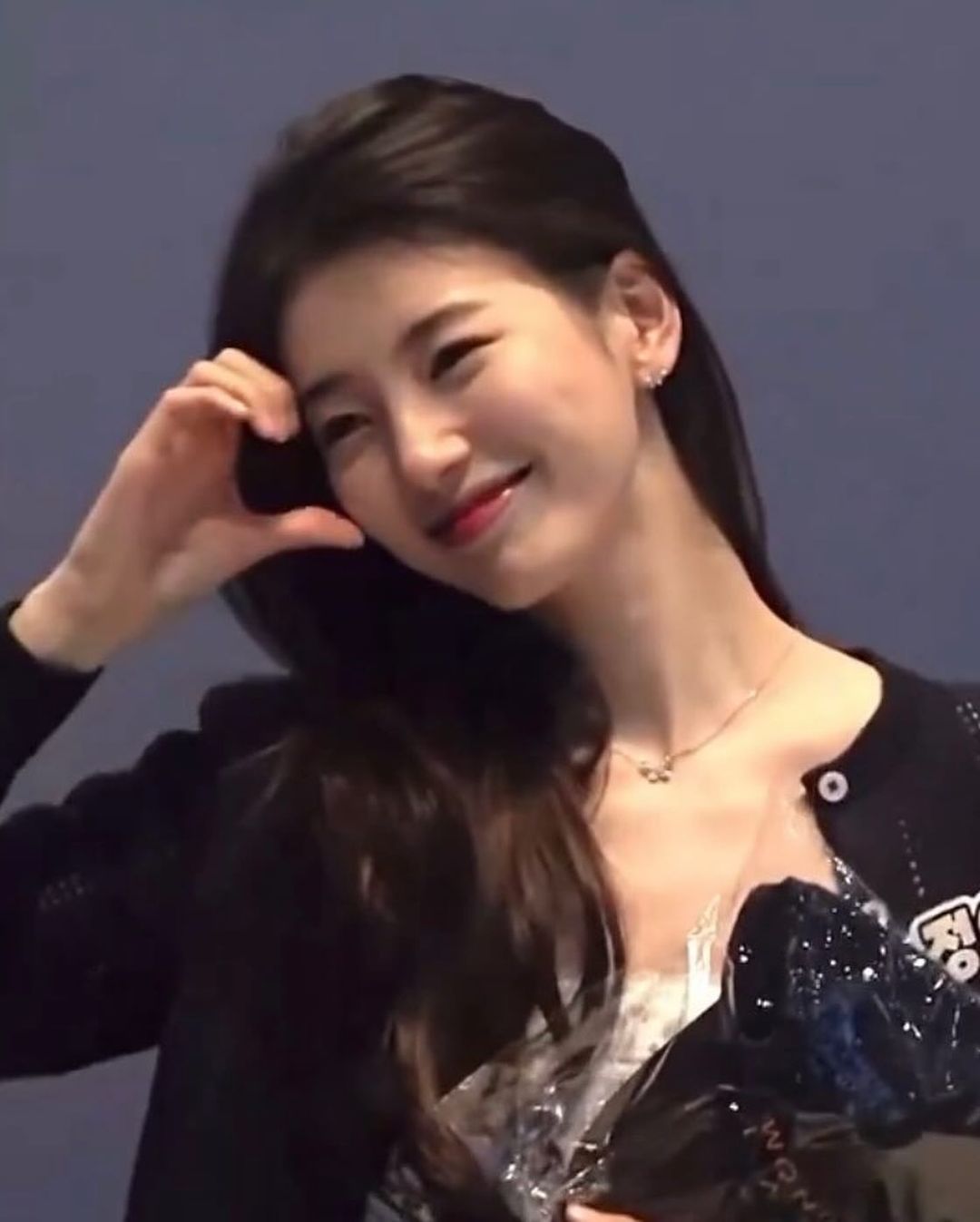 [잡담] 수지 이날 햇살여주 그 자체다 완전 | 인스티즈