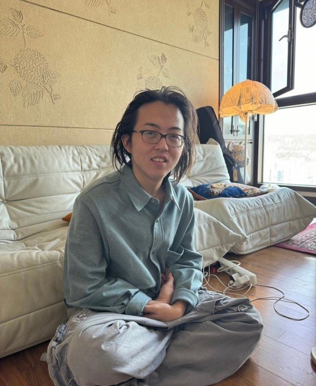 [잡담] 이분 대체 누구임??? | 인스티즈