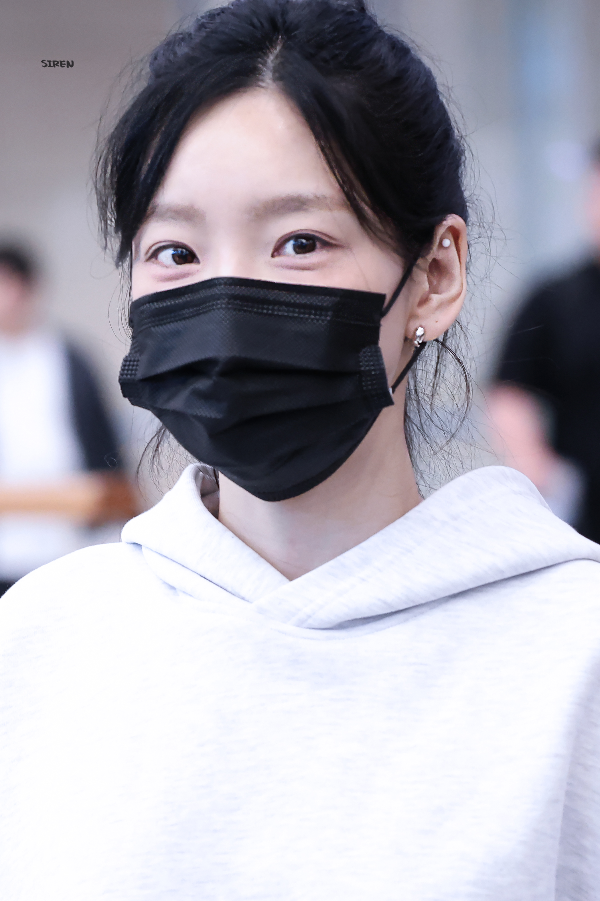 [잡담] 태연이 오늘 입국때 개귀여움ㅋㅋㅋ 자다일어나서 | 인스티즈