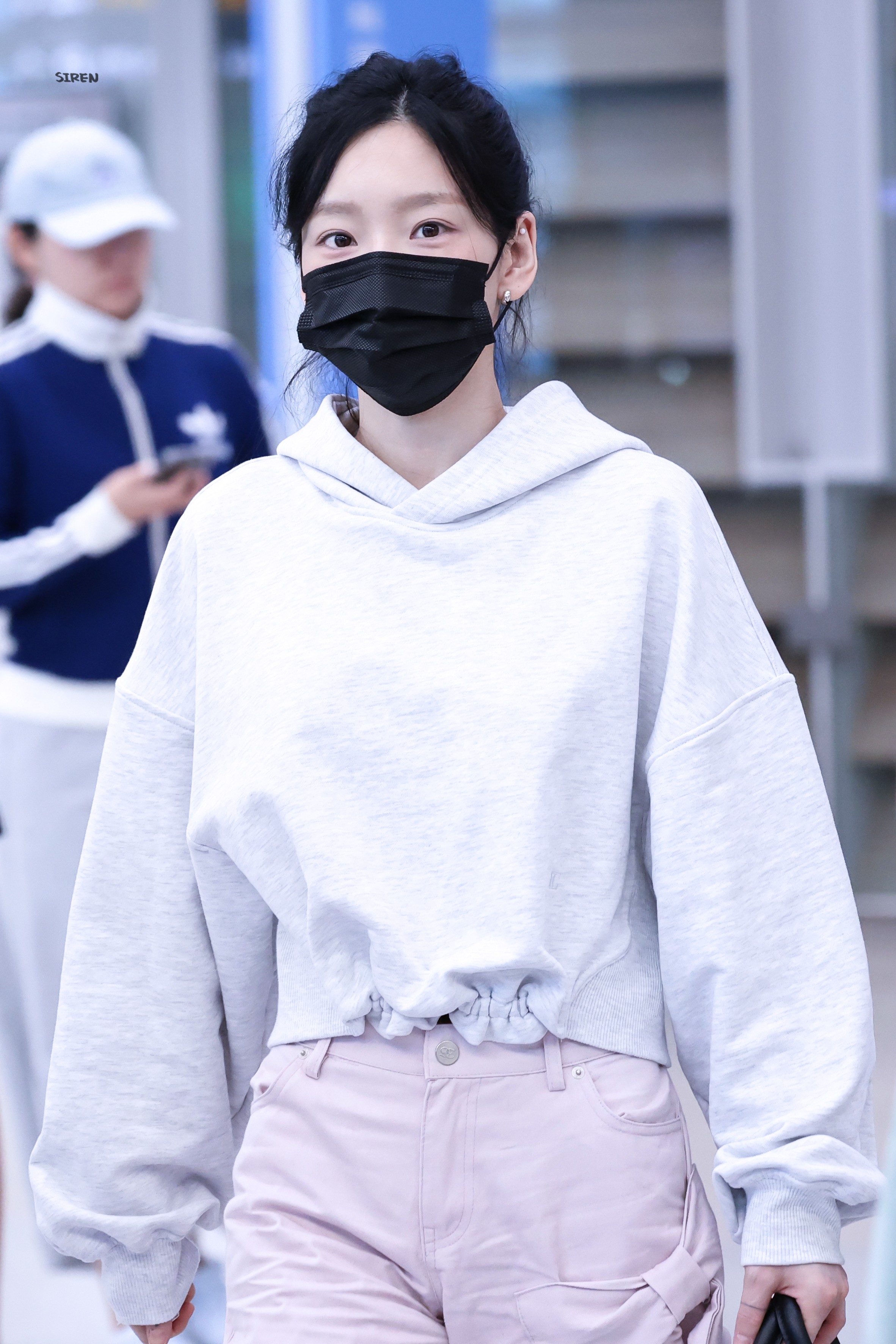 [잡담] 태연이 오늘 입국때 개귀여움ㅋㅋㅋ 자다일어나서 | 인스티즈