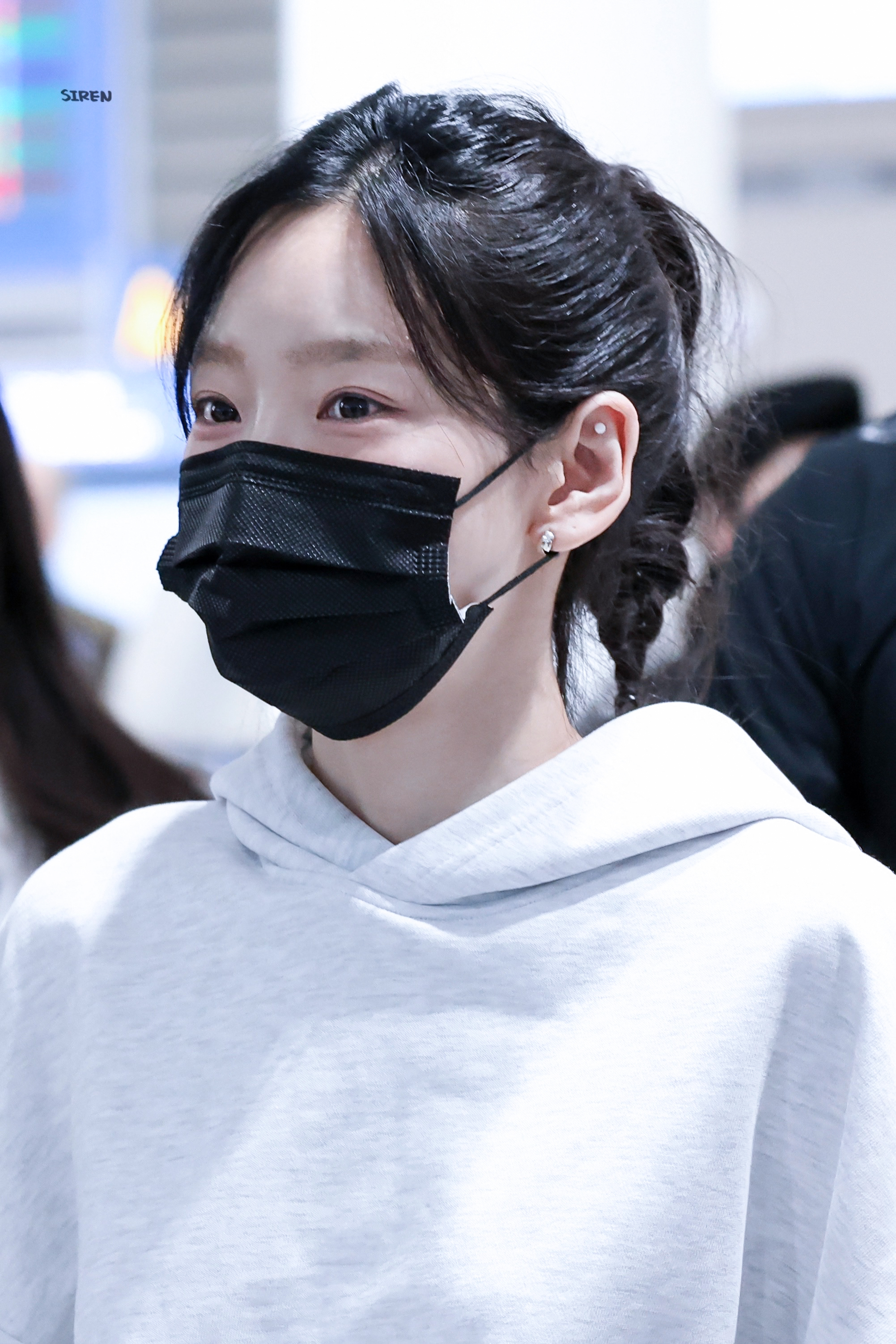 [잡담] 태연이 오늘 입국때 개귀여움ㅋㅋㅋ 자다일어나서 | 인스티즈