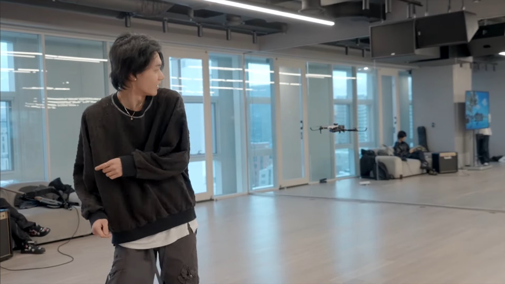 [잡담] 원빈이 소희 피해서 도망치는거 거의 은석이 드론때 같음ㅋㅋㅋㅋㅋ(ㅅㅍ) | 인스티즈