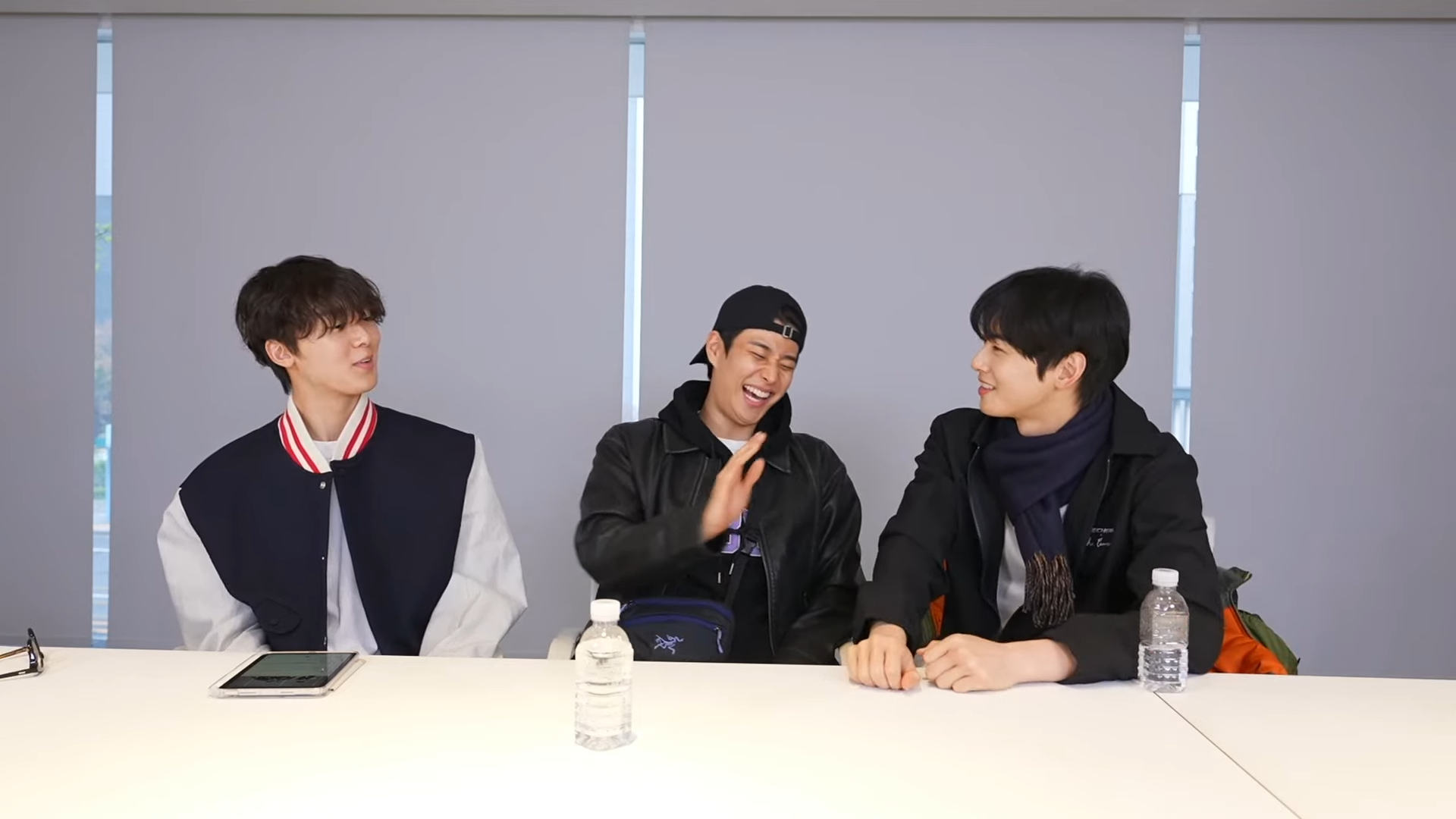 [잡담] 콘서트 날짜 스포하고 자지러지는 아스트로 | 인스티즈