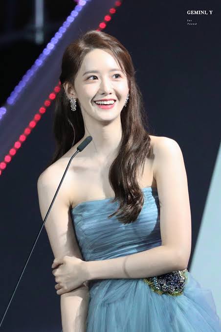 [잡담] 윤아 오늘 헤메에 걍 한복 원피스면 더 이뻤을거같지 않아? | 인스티즈