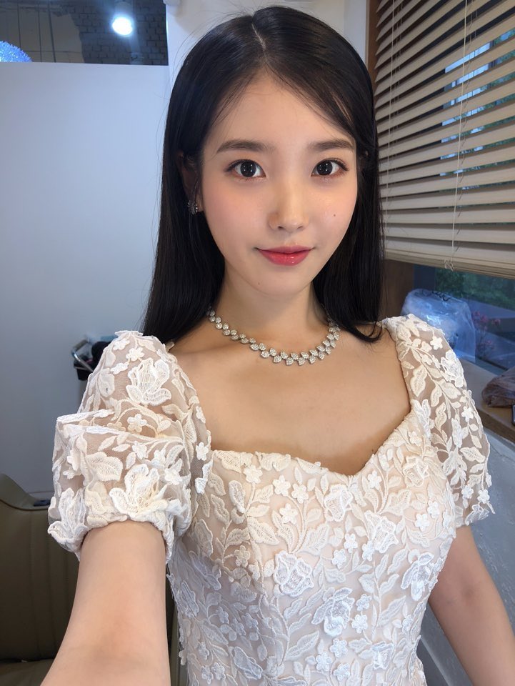 [잡담] 아이유 백상 너무 기대된다 | 인스티즈