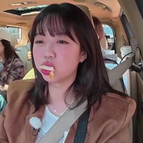 [잡담] 나 돌팬인데 요즘 지예은이 세상에서 제일 귀여운거 같음 | 인스티즈