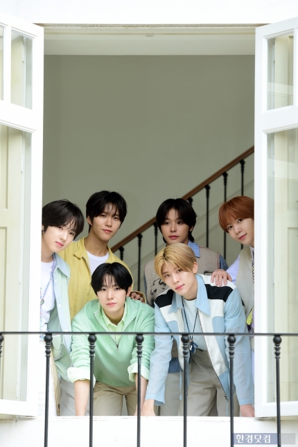 [정보/소식] NCT 위시 "도영 형이 한우 선물"•••시온, '재현 닮은꼴'에 귀까지 발그레 [인터뷰] | 인스티즈