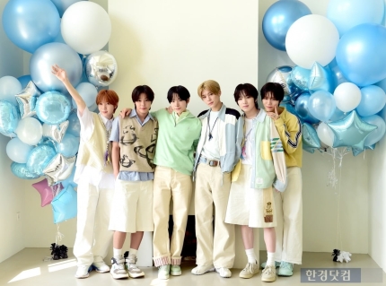 [정보/소식] NCT 위시 "도영 형이 한우 선물"•••시온, '재현 닮은꼴'에 귀까지 발그레 [인터뷰] | 인스티즈