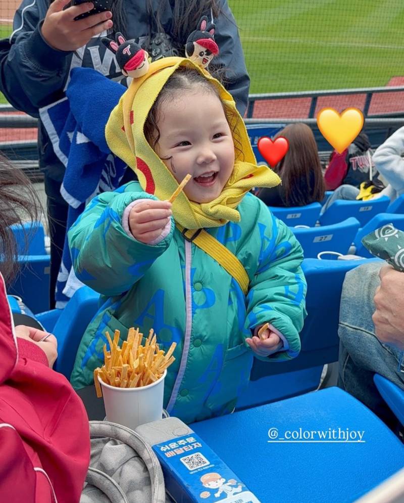 [잡담] 채이 너무 귀여워어어어어!!!!😍 | 인스티즈