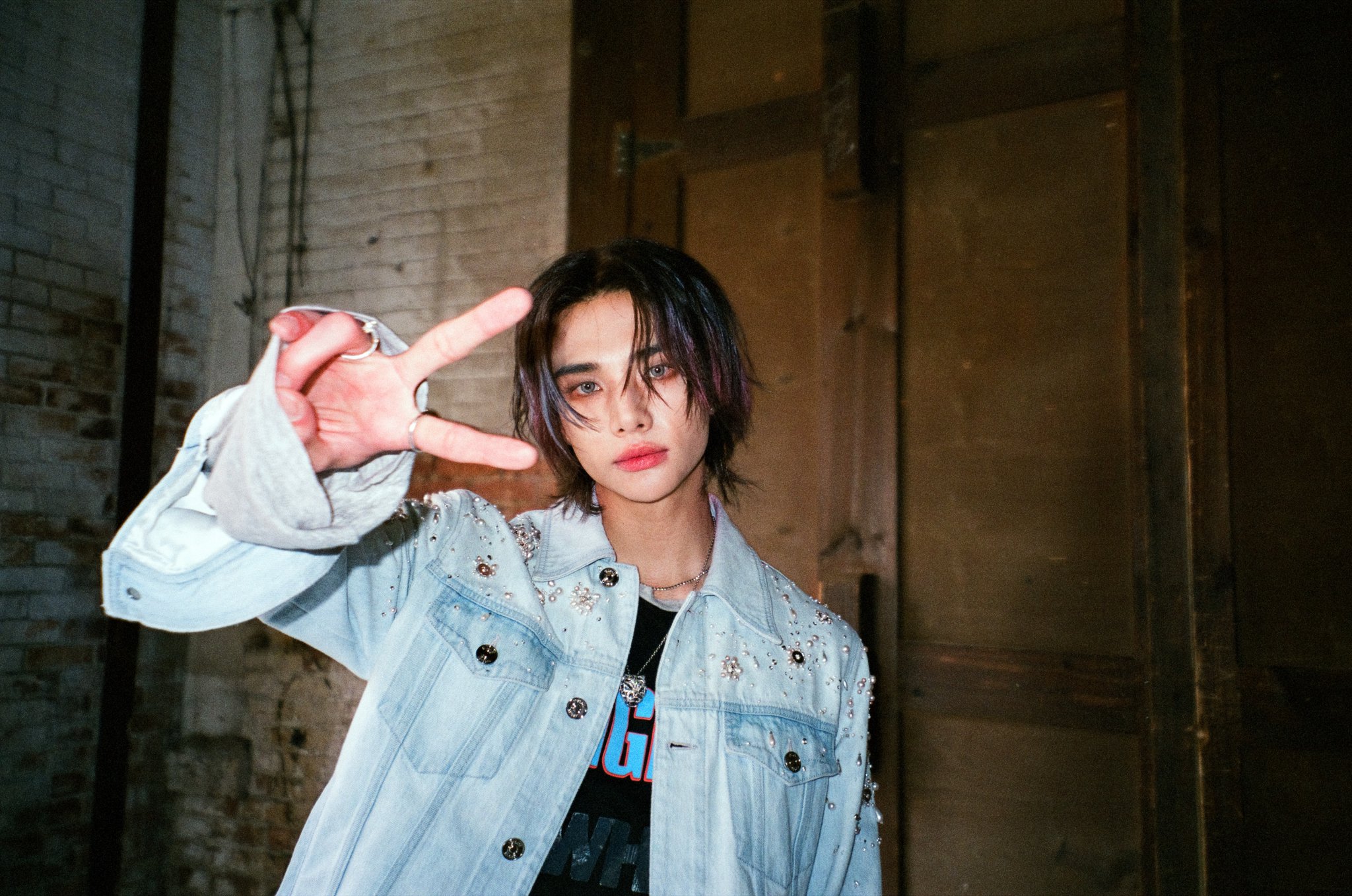 [잡담] 스키즈 앨범 나올때마다 이런 옛날 카메라(?) 스타일 사진 주는거 냥좋음 | 인스티즈