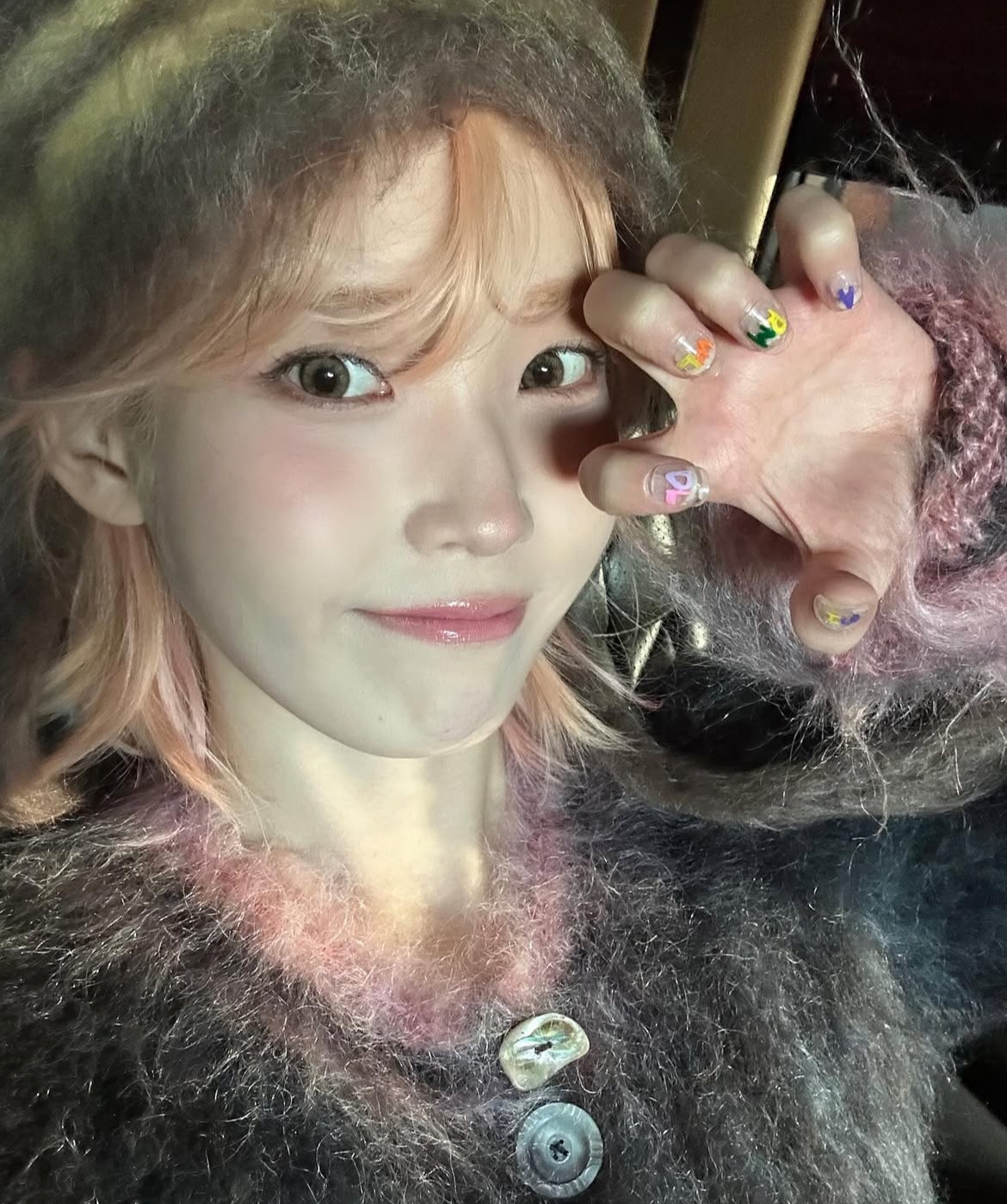 [잡담] 나 아이유 피부 진짜 부러움 | 인스티즈