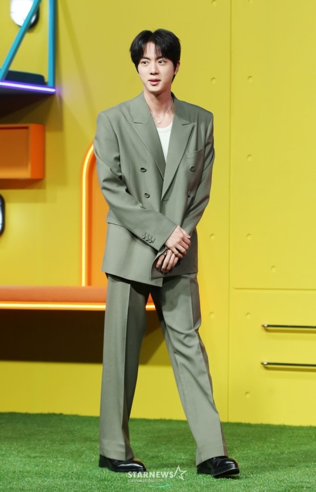 [잡담] 진 어깨가 진짜 대박인거같아 | 인스티즈