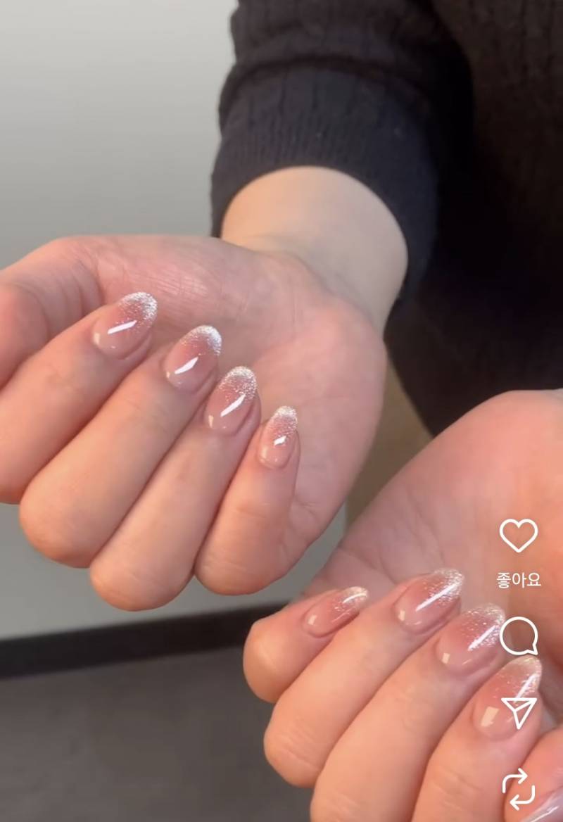 [잡담] 네일 둘중에 머할까??!?!?????? 1111122222 | 인스티즈