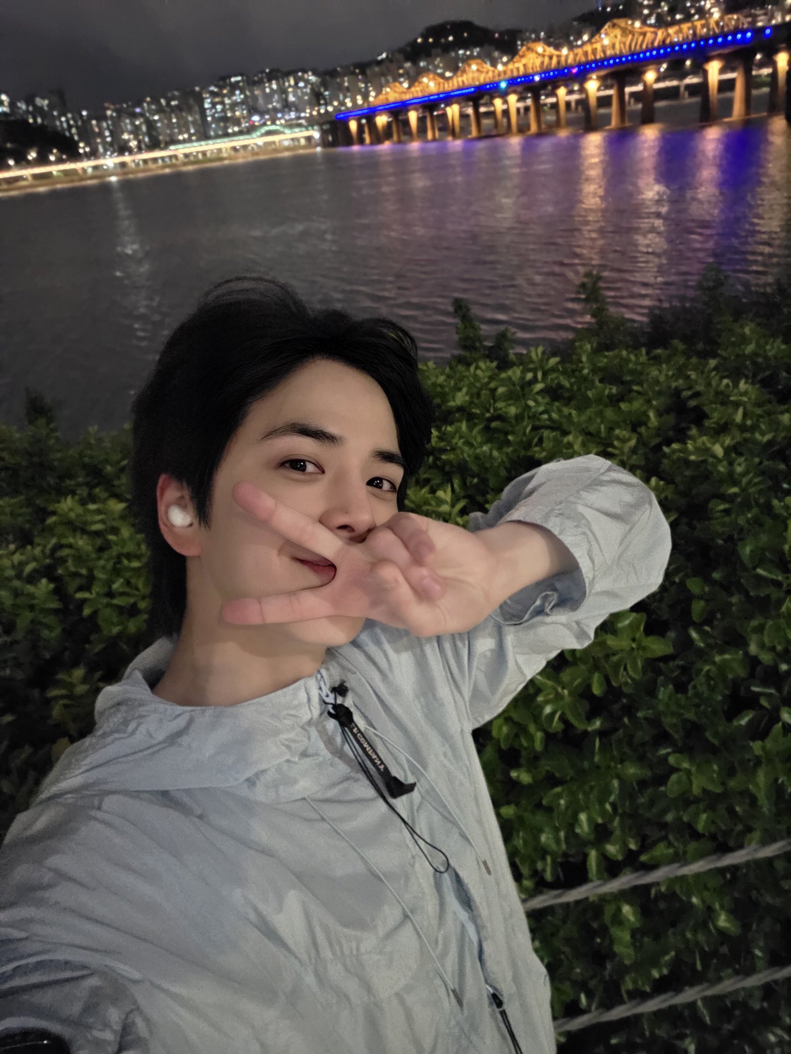 [잡담] 영훈 쌩얼로 한강 러닝하다가 찍은짤 | 인스티즈