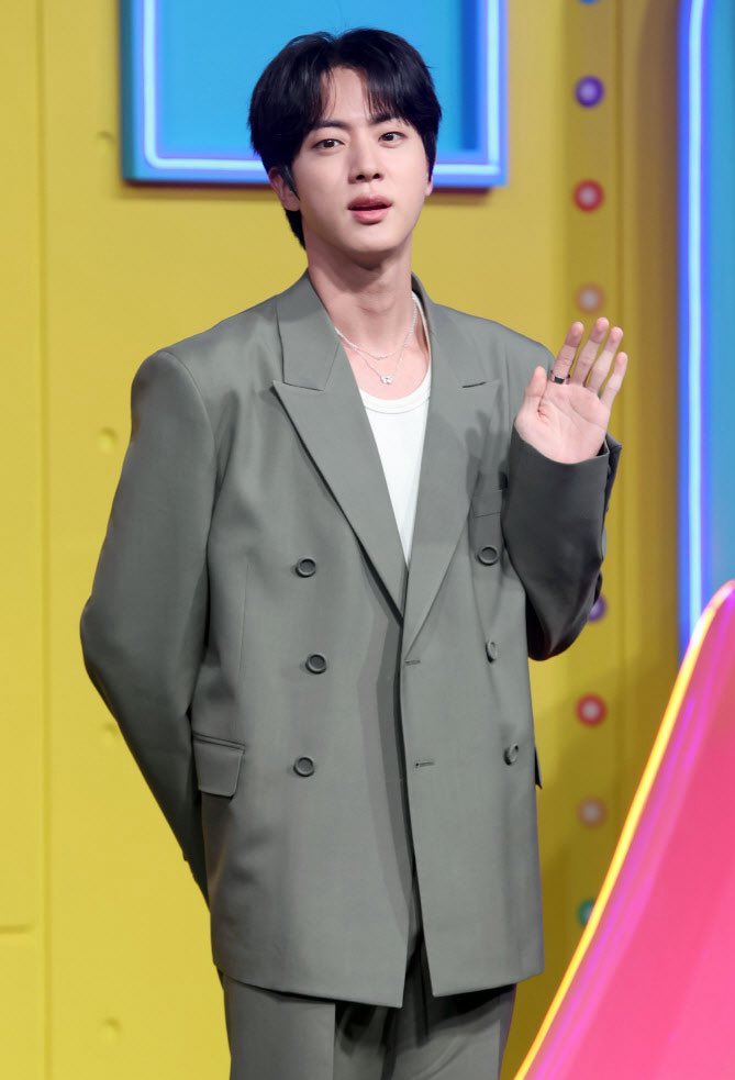 [잡담] 기안장 간담회 사진 직원들 너무 멀끔해서 낯가림 | 인스티즈