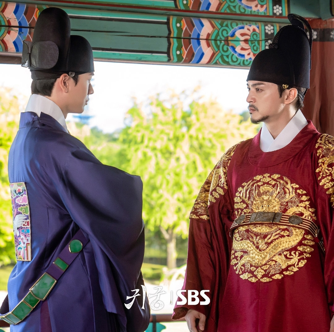 [잡담] 귀궁 강철이 왕 앞에서 팔짱 끼네ㅋㅋㅋ | 인스티즈