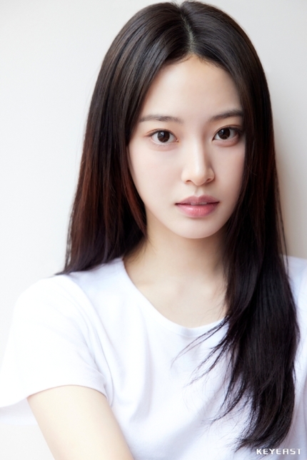 [잡담] '위클리' 조아, 배우 조혜원으로 키이스트와 새출발...차승원-김희애와 한솥밥 [공식] | 인스티즈