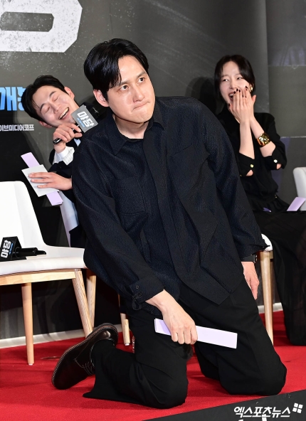 [정보/소식] '폭싹즈' 다 모였다…아이유·김선호·학씨·은명이, 관식이 응원했다 | 인스티즈