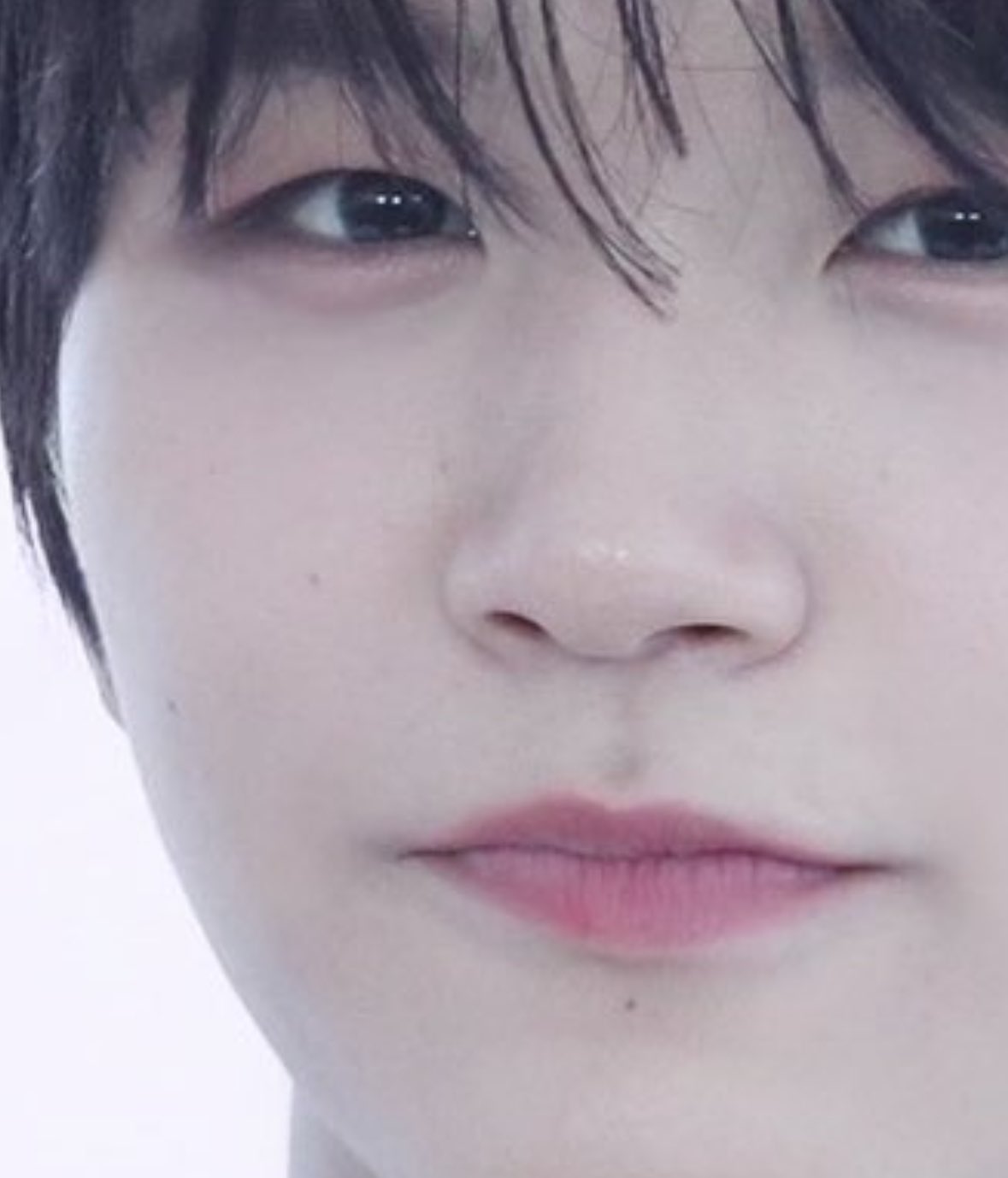 [잡담] 재희 얼굴에 점 있는거 처음 알았어 ㅋㅋㅋ | 인스티즈