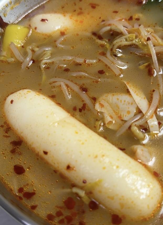 [잡담] 마라탕 치즈떡 3개에 2천원 이러길래 비싸다.. 하고 담았는데 | 인스티즈