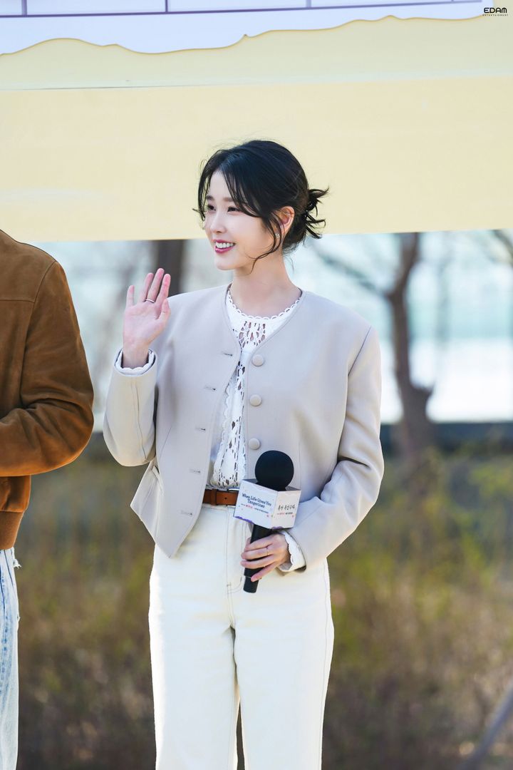 [잡담] 아이유 어쩜이리 이쁘냐 | 인스티즈