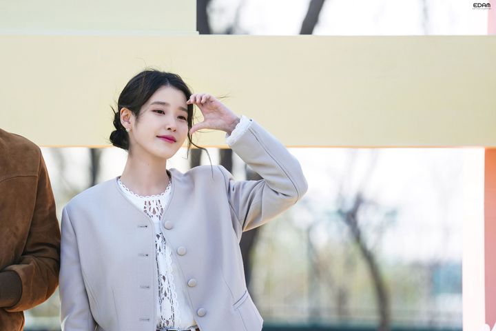 [잡담] 아이유 어쩜이리 이쁘냐 | 인스티즈