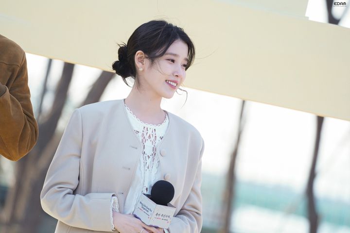 [잡담] 아이유 어쩜이리 이쁘냐 | 인스티즈