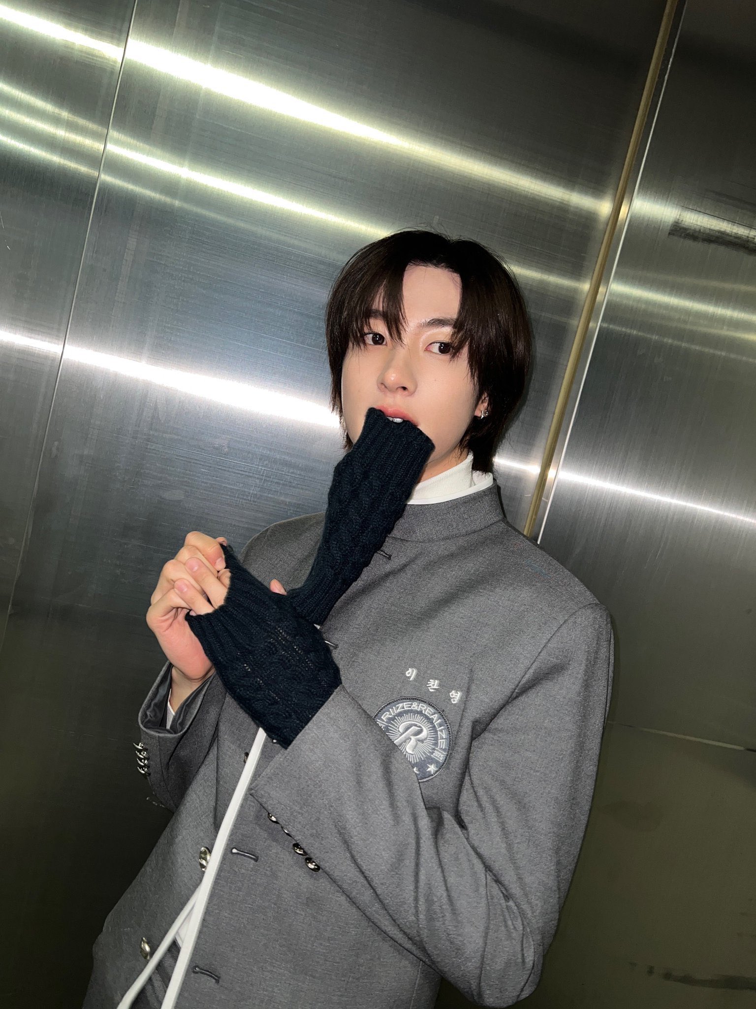 [잡담] 앤톤이 입에 뭐 물때마다 환장함 (p | 인스티즈