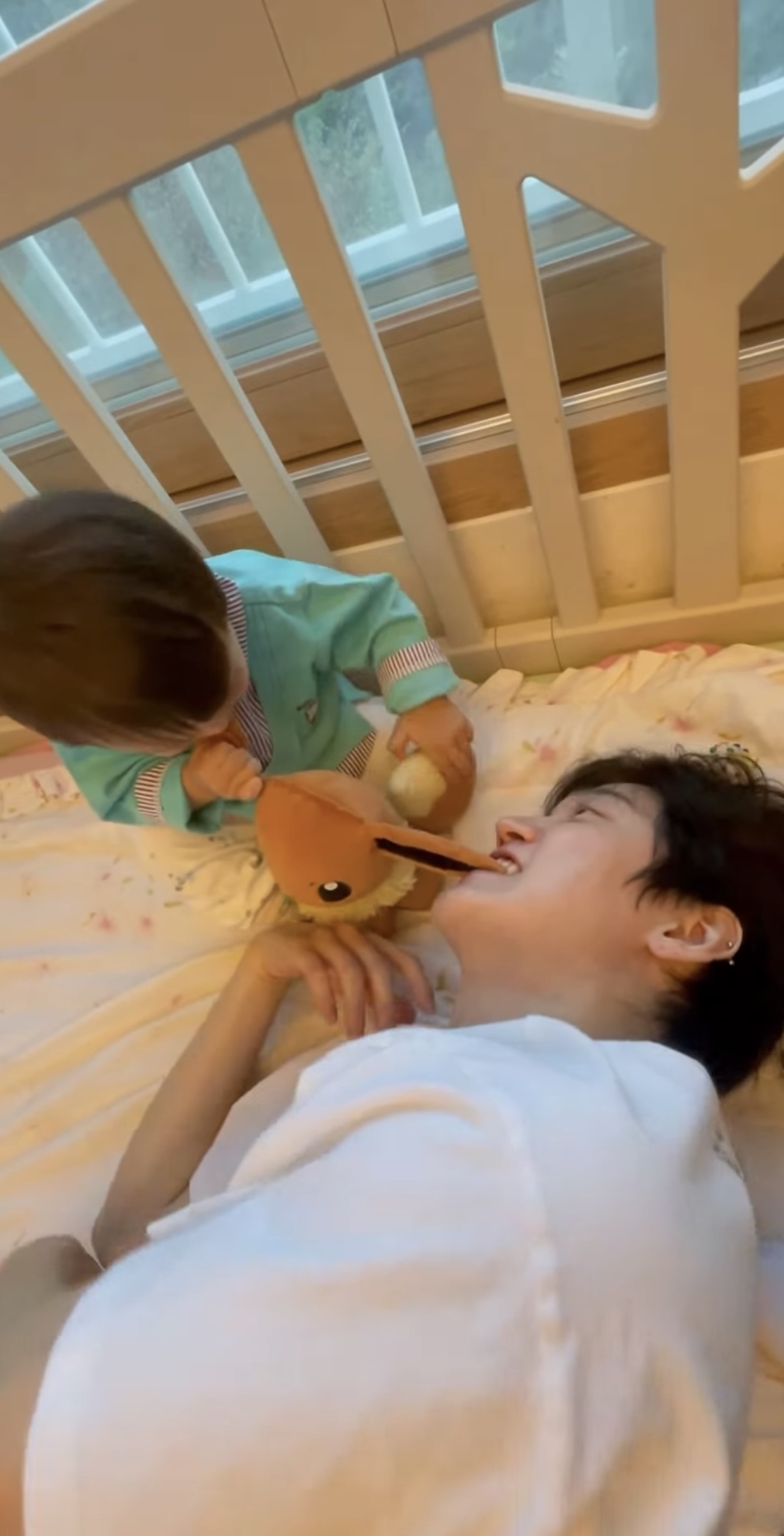 [잡담] 온앤오프 아이돌삼촌인거 넘후 웃겨 ... 🥸 | 인스티즈