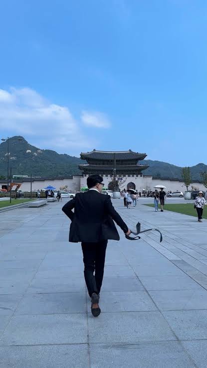 [잡담] 진수 트위터: 아니 답답하면 가발벗지 왜 자꾸 넥타이를 | 인스티즈