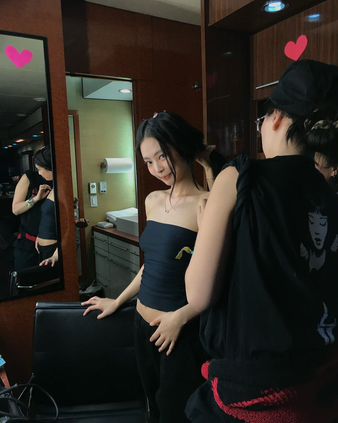 [잡담] 제니 인스타 완전 핫걸이다 | 인스티즈