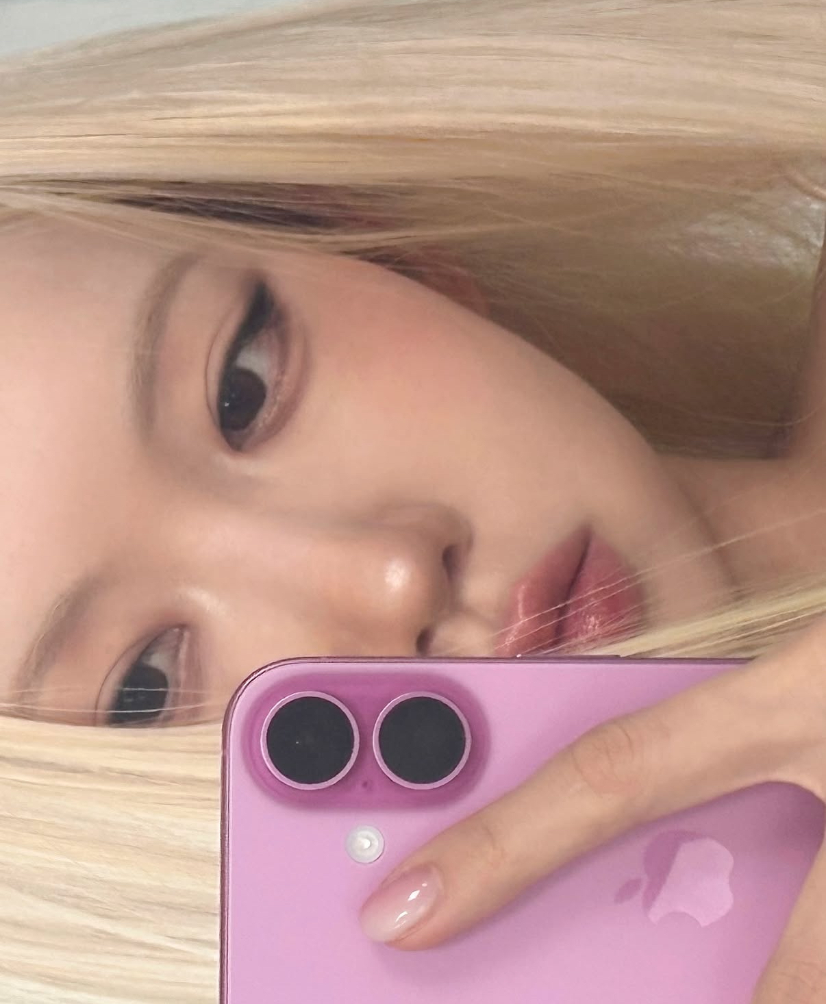 [잡담] 아니 유튜버 코코초 아는 사람???? 로제 커버메컵 한거 미챴다 | 인스티즈
