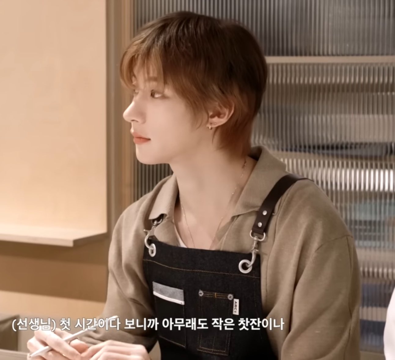 [잡담] 앤톤 너무 잘생겨서 캡쳐만 했어.. | 인스티즈
