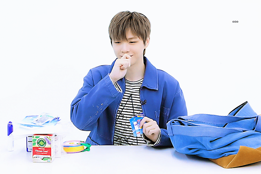 [정보/소식] 강다니엘 "What's in my tour bag?" | 인스티즈