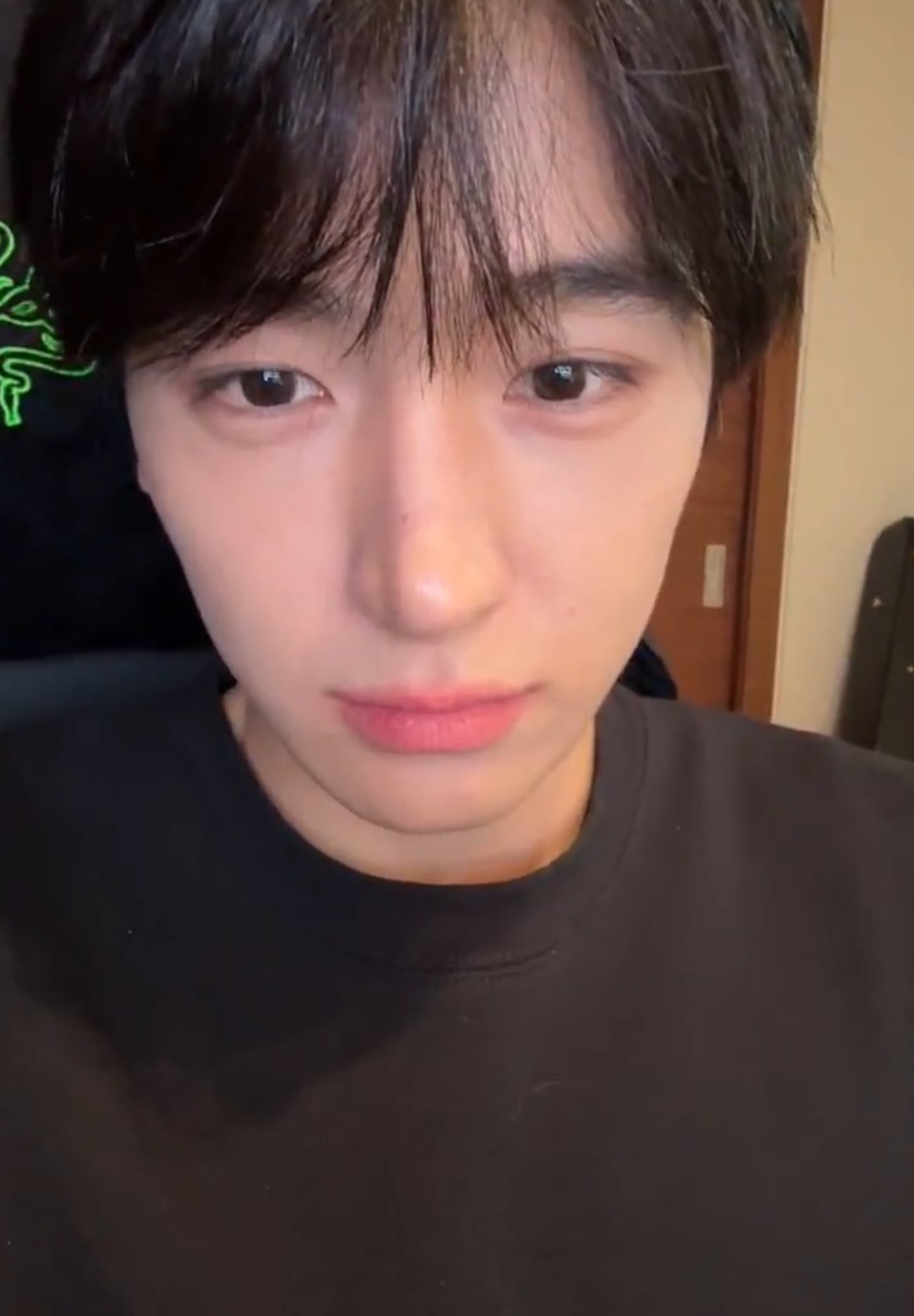 [잡담] 더보이즈 현재님 얼굴에바.... | 인스티즈