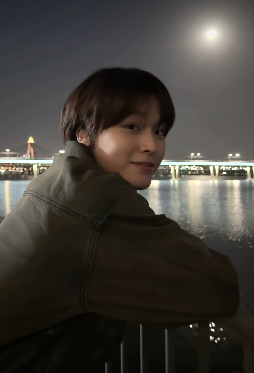 [잡담] 요즘 관심 가는 두 분.. | 인스티즈