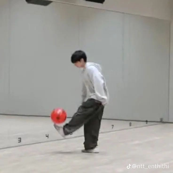 [잡담] 강태현 진짜 객관적으로 안 작은데 왜케 작아보일까ㅋㅋㅋ | 인스티즈