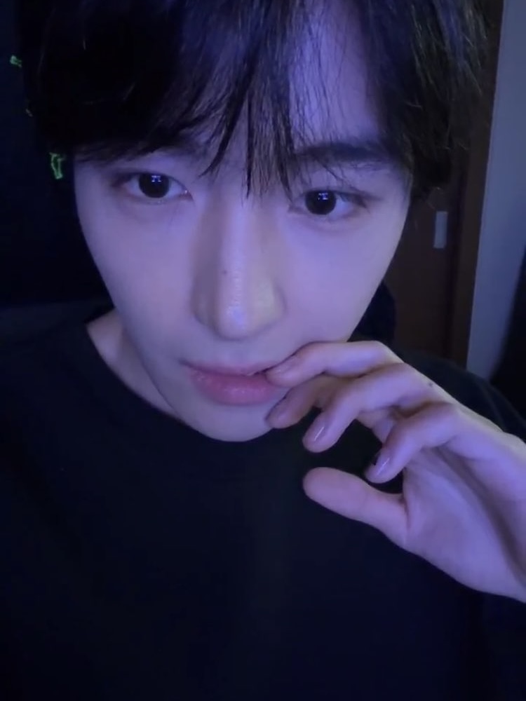 [잡담] 더보이즈 현재 파란 모니터 미친듯(p) | 인스티즈