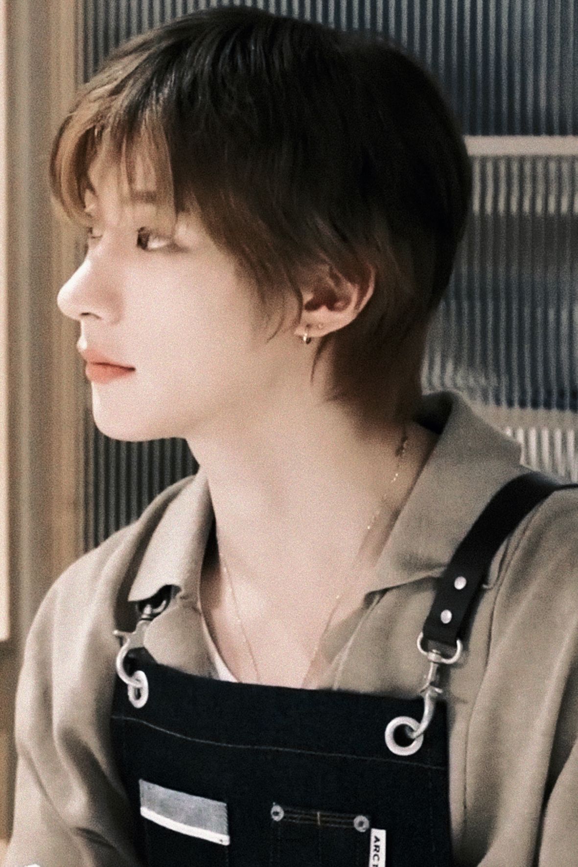 [잡담] 앤톤 옆태? 선이 너무 이쁨 | 인스티즈