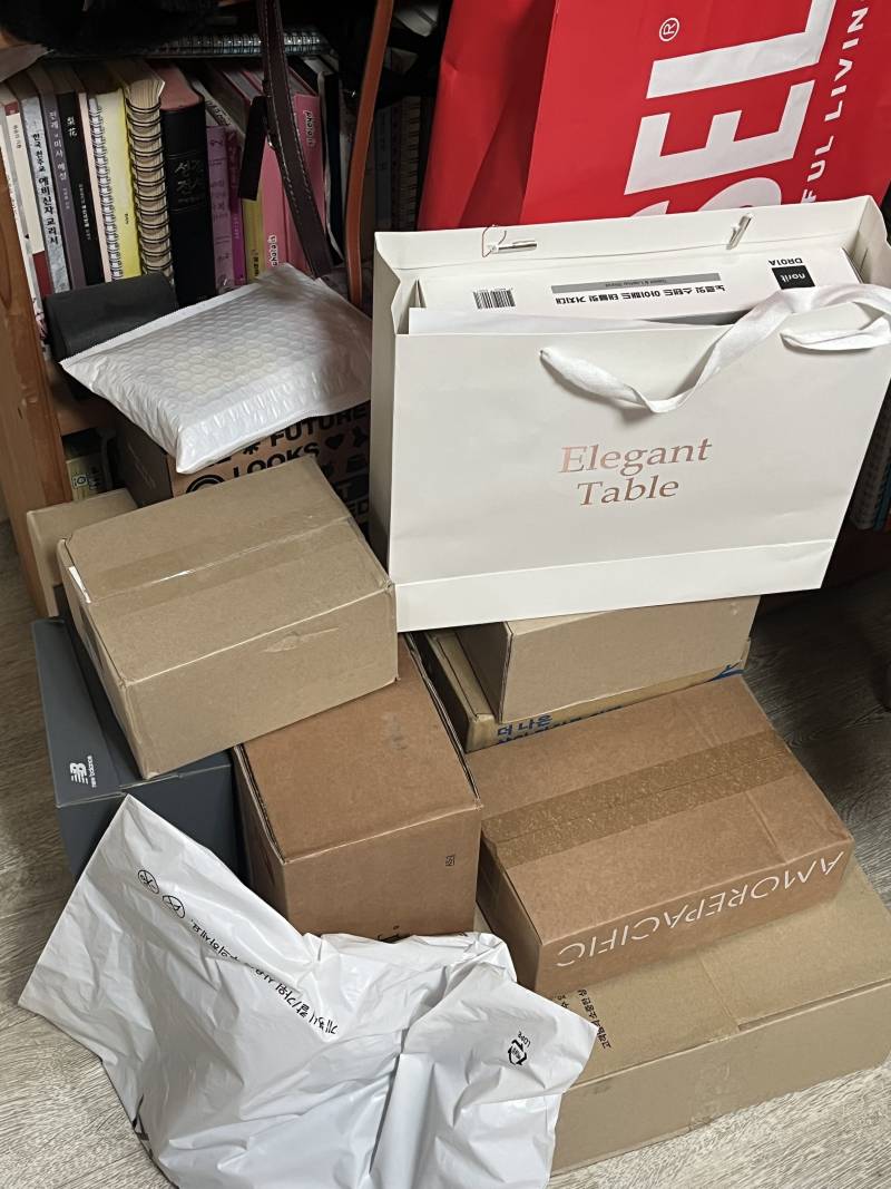 [잡담] 생일관례 택배깡해야하는데 너무 귀찮아요…… | 인스티즈