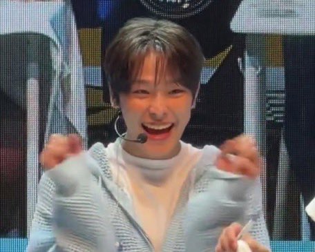 [잡담] 리쿠 이렇게 눈 다 접어서 웃을 때 | 인스티즈