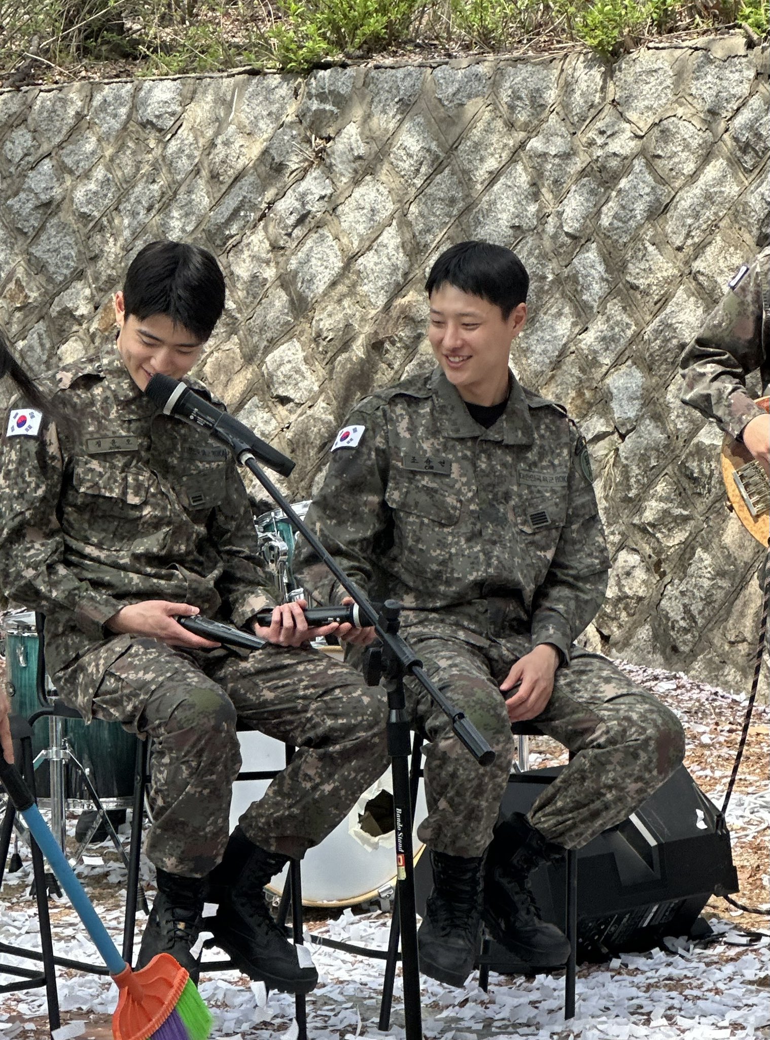 [잡담] 엔재현 조승연 군복입고 투샷 뜬 것마다 무슨ㅠ | 인스티즈
