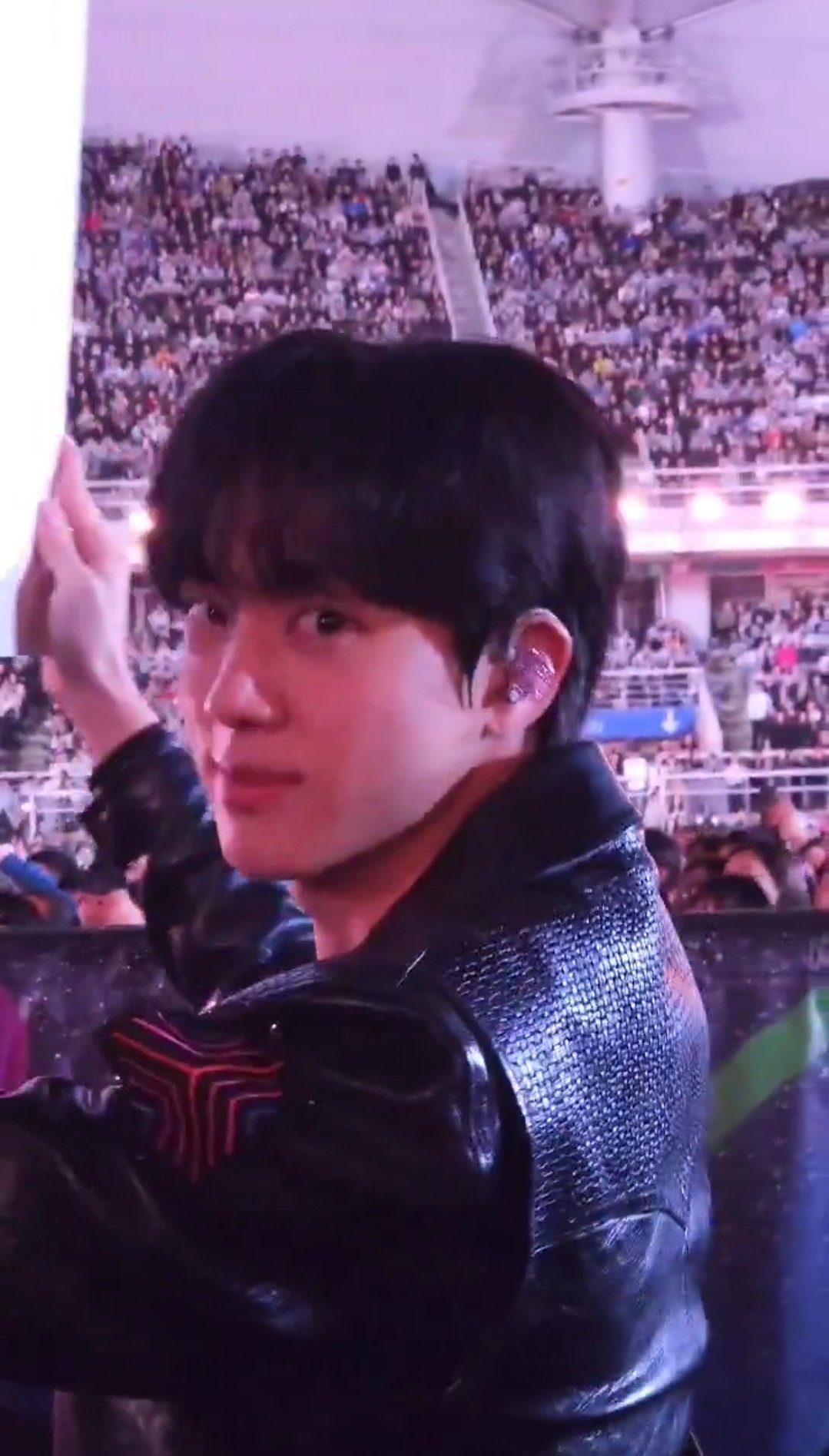 [잡담] 방탄 진 진짜 잘생겼네 | 인스티즈