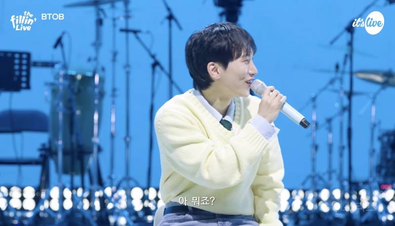비투비 자만추하면 해야하는 포즈.gif | 인스티즈