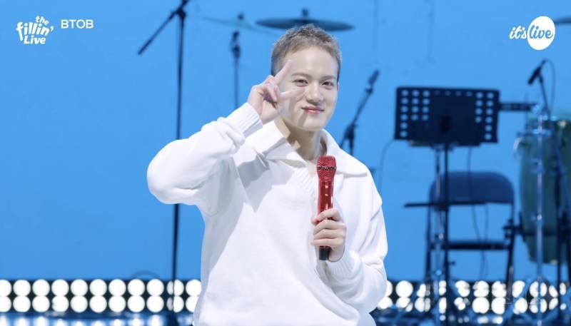비투비 자만추하면 해야하는 포즈.gif | 인스티즈