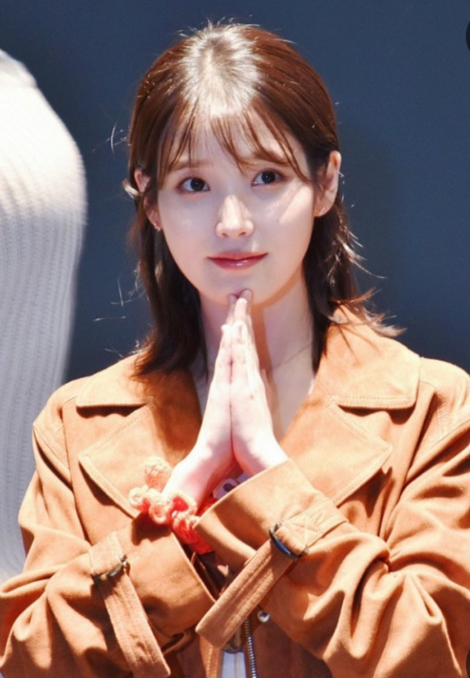 [잡담] 아이유는 장발보다 단발이 더 잘어울려 | 인스티즈