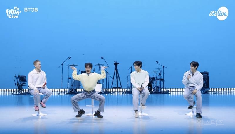 비투비 자만추하면 해야하는 포즈.gif | 인스티즈