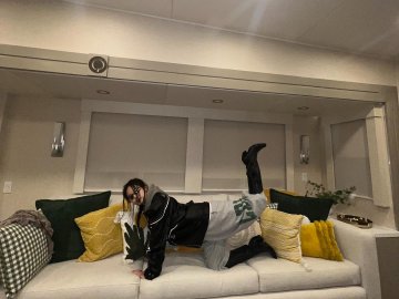[잡담] 제니 리사 코첼라 포즈 따라한거 귀여워 ㅜ | 인스티즈
