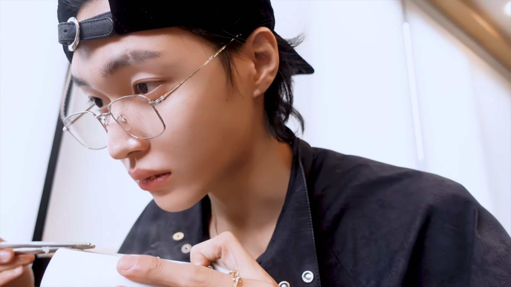 [잡담] 원빈 표정 | 인스티즈