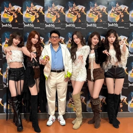 [정보/소식] 르세라핌 옆 훈남 누군가 봤더니…방시혁, 다이어트 성공 후 '깜짝' | 인스티즈